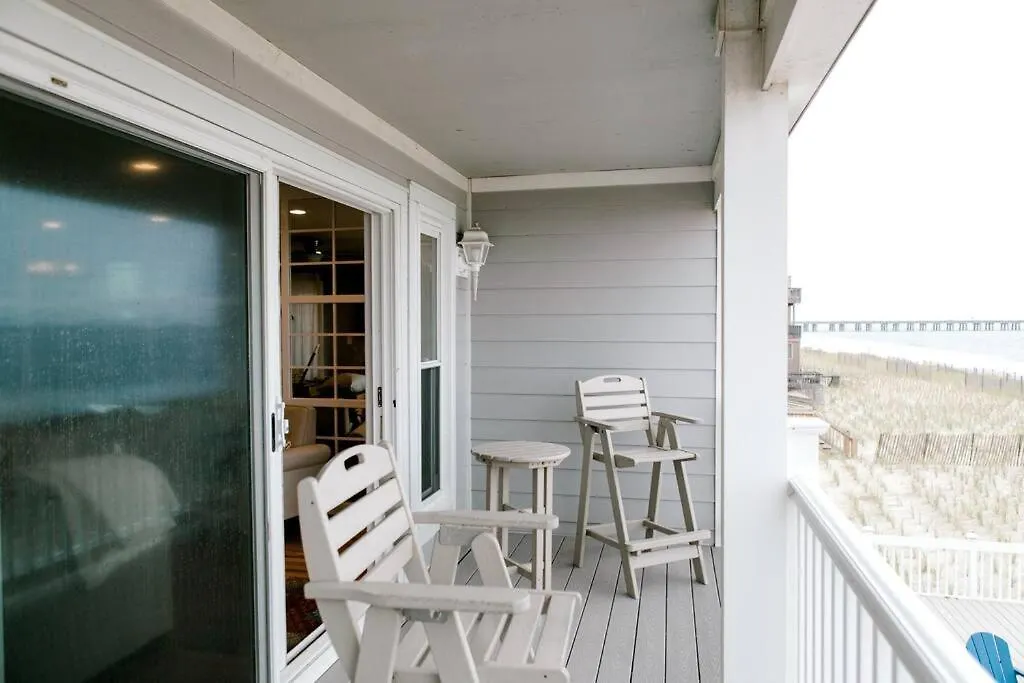 Holiday home Modern 4Bdr Oceanfront Home Virginia Beach United States