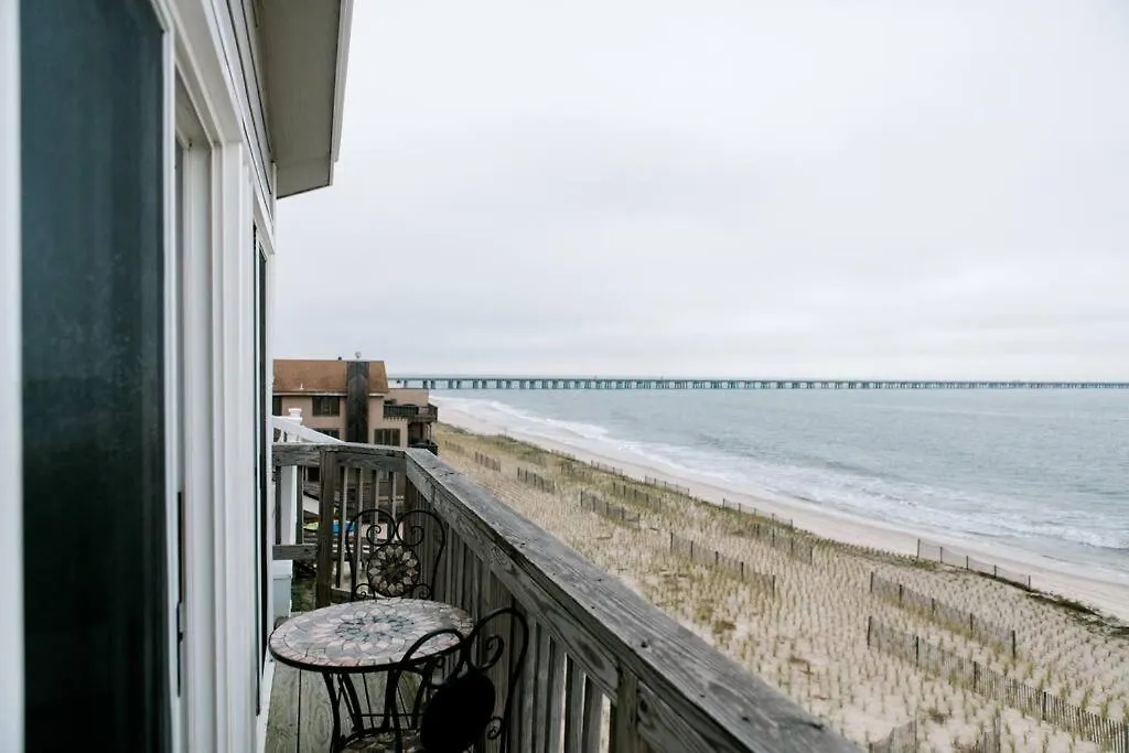 Modern 4Bdr Oceanfront Home Virginia Beach